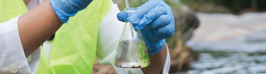 Análisis de muestras de agua ambiental utilizando horno de grafito AA con corrección de fondo Hyper-Pulso